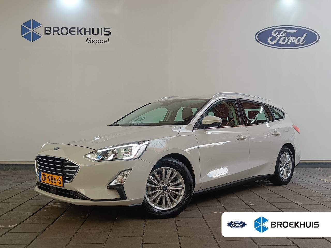 Ford Focus Wagon - 1.5 EcoBoost Titanium Business | Trekhaak Afneembaar | Winter Pakket | All-Season Banden | - AutoWereld.nl