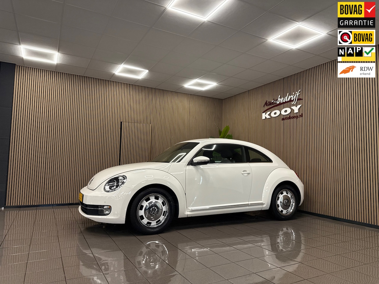Volkswagen Beetle - 1.2 TSI Design * 1e Eig / Navigatie / LM Velgen / Cruise control / NL Auto * - AutoWereld.nl