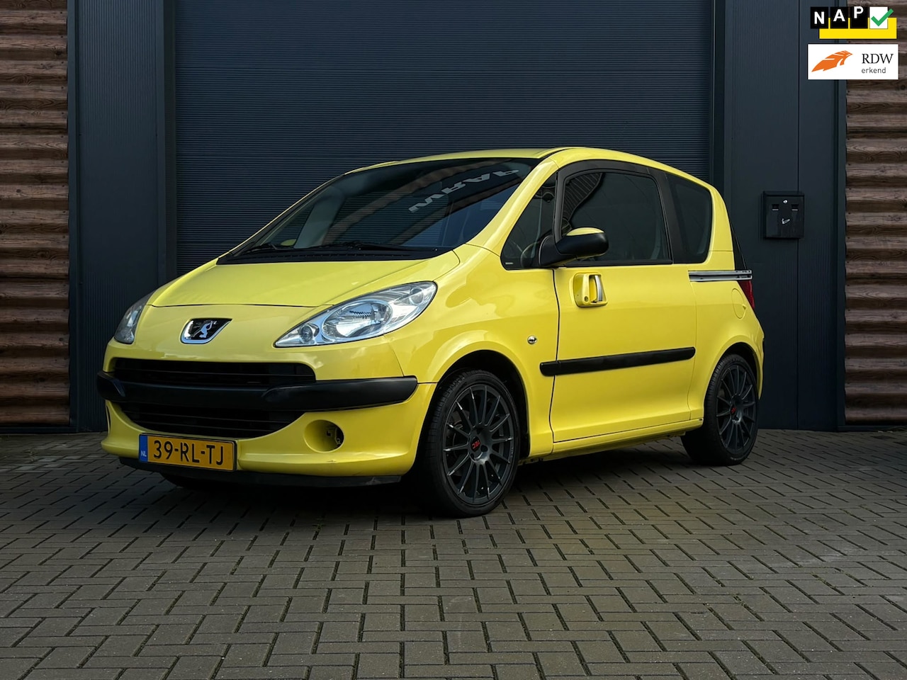 Peugeot 1007 - 1.4 Urban nederlands geleverd. hoge instap - AutoWereld.nl