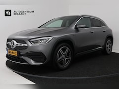 Mercedes-Benz GLA-Klasse - 250 e Progressive (SFEERVERLICHTING, STOELVERWARMING, NAVIGATIE, PARKEERSENSOREN)