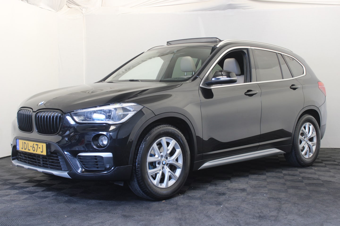 BMW X1 - xDrive18d |Pano| - AutoWereld.nl