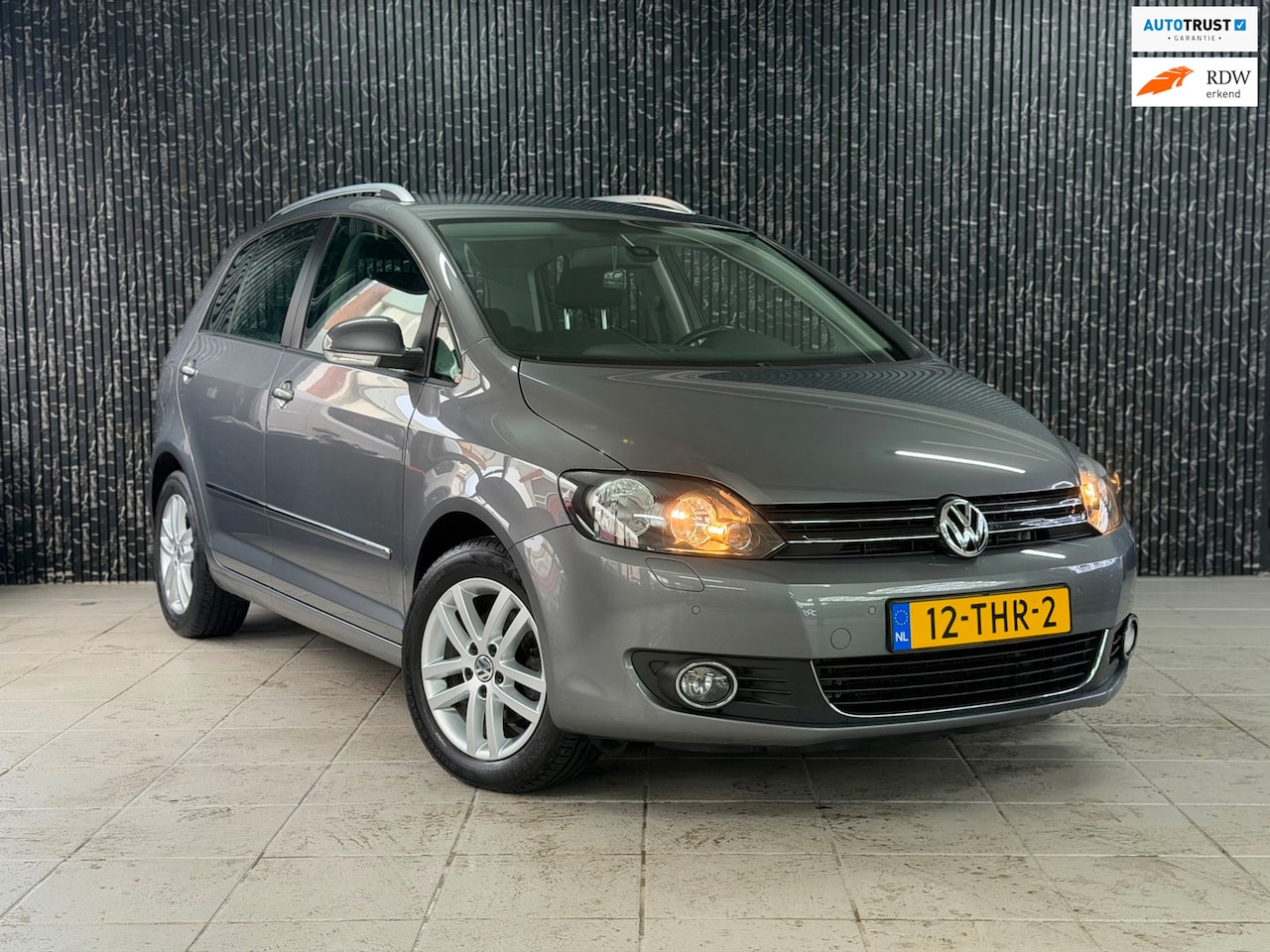 Volkswagen Golf Plus - 1.2 TSI Highline Automaat | Lage km | Nap - AutoWereld.nl