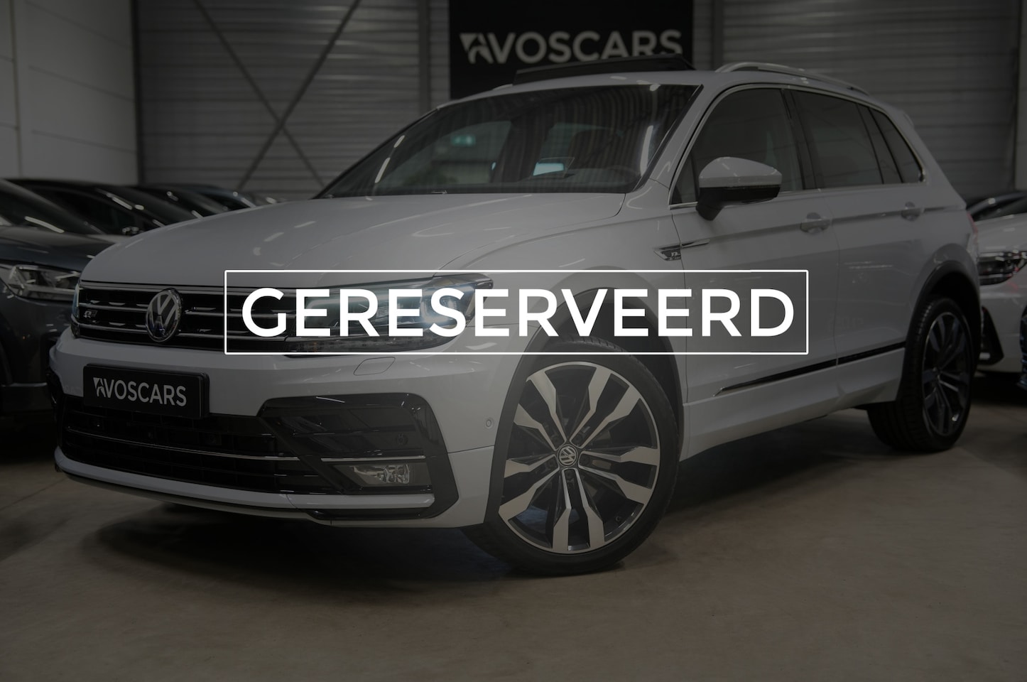 Volkswagen Tiguan - 2.0 TSI 4Motion 220PK 3x R-Line * Pano - Dynaudio - 360° Cam - Leder - Memory - Keyless - - AutoWereld.nl