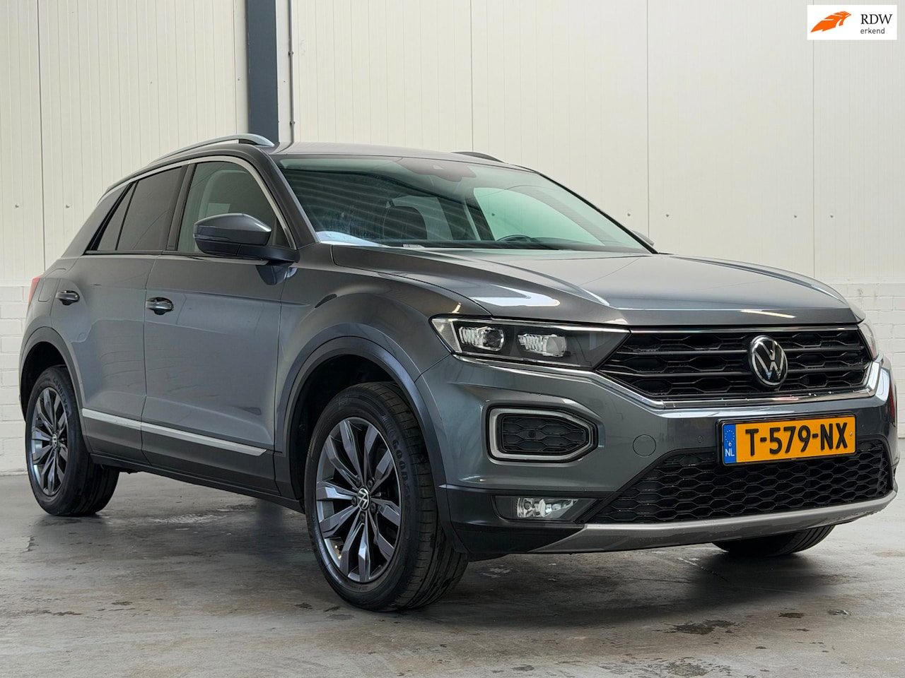 Volkswagen T-Roc - 1.5 TSI Sport|Virtual|Stuur-Stoelverwarming|Keyless - AutoWereld.nl
