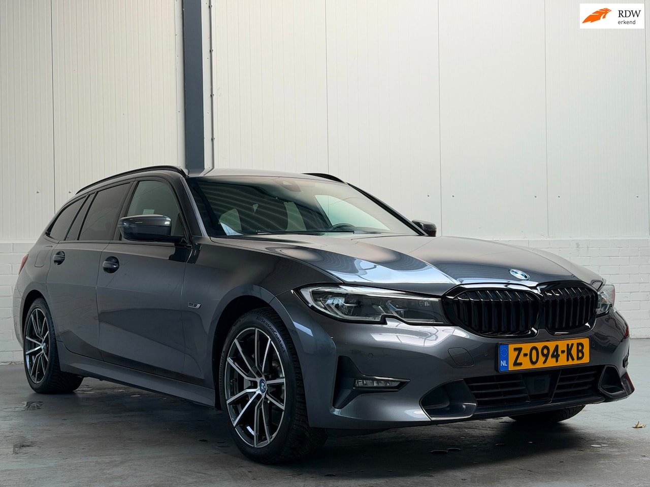 BMW 3-serie Touring - 330e|Laser|Keyless|H.U.D|Dealer O.H. - AutoWereld.nl