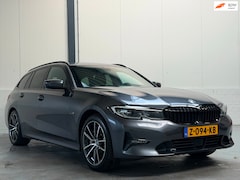 BMW 3-serie Touring - 330e|Laser|Keyless|H.U.D|Dealer O.H