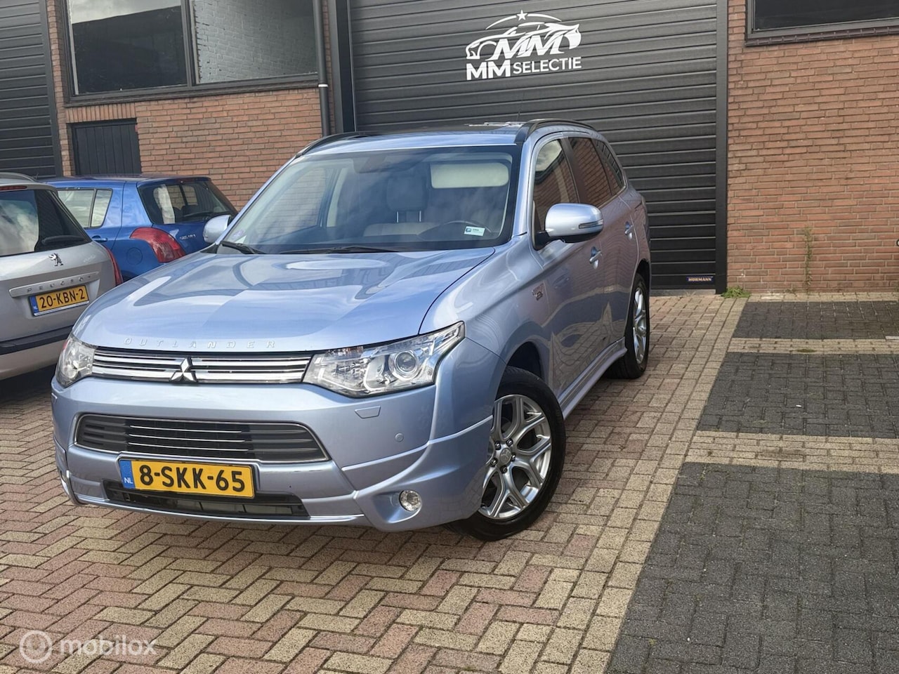 Mitsubishi Outlander - PHEV Instyle+ NAP 1ste Eigenaar Leer - AutoWereld.nl