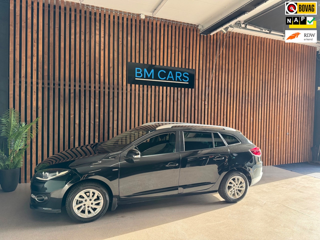 Renault Mégane Estate - 1.2 TCe Limited Airco,Led,Trekhaak - AutoWereld.nl