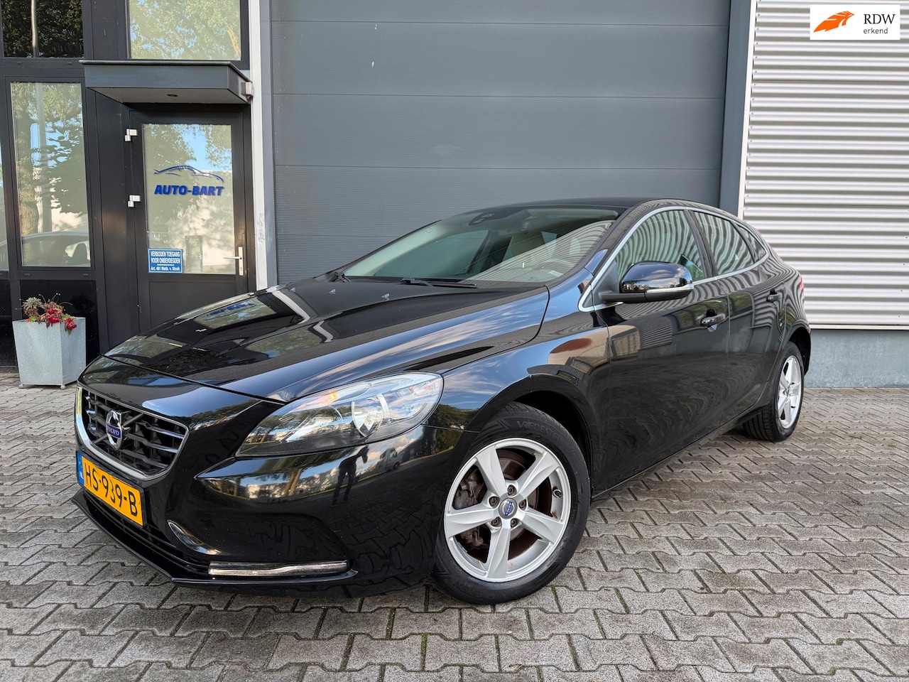 Volvo V40 - 2.0 D2 Summum Leder|stoelverwarming|cruise control - AutoWereld.nl