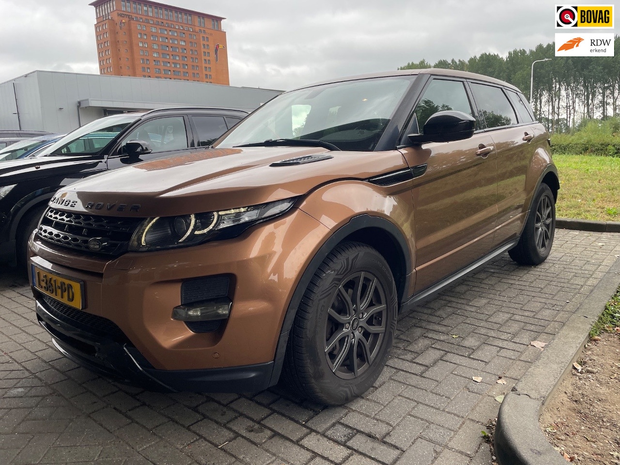 Land Rover Range Rover Evoque - 2.0 Si 4WD Prestige 2.0 Si 4WD Prestige, Automaat, Pano, Navi, Leder, Dealer auto, Meridian, Camera - AutoWereld.nl