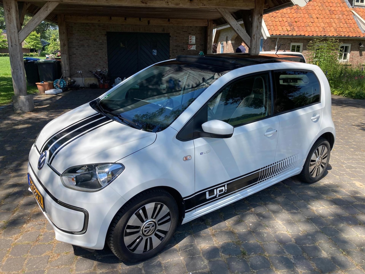 Volkswagen e-Up! - CCS snellader, panoramadak - AutoWereld.nl