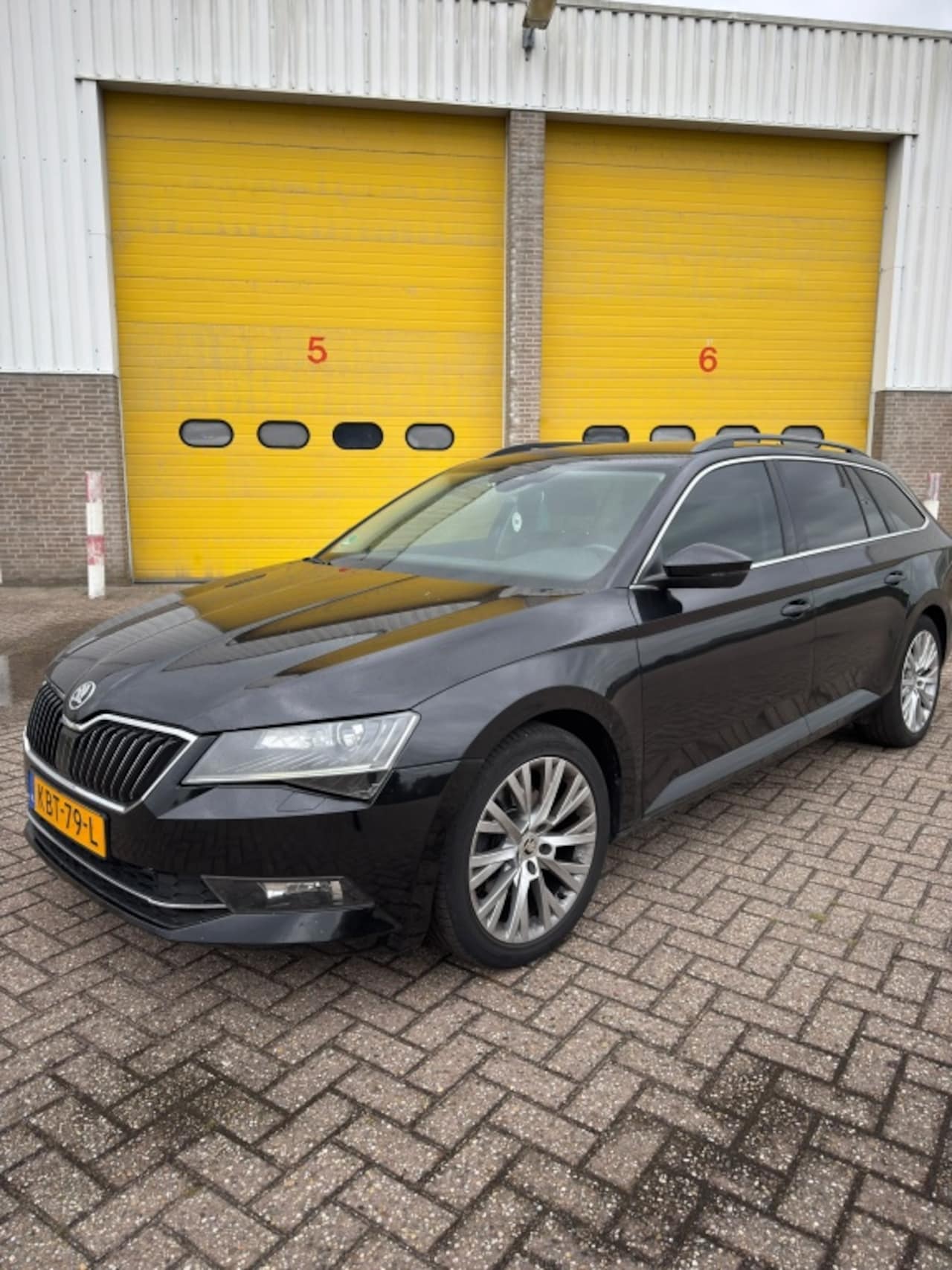 Skoda Superb Combi - 2.0 TDI Ambition Bns - AutoWereld.nl