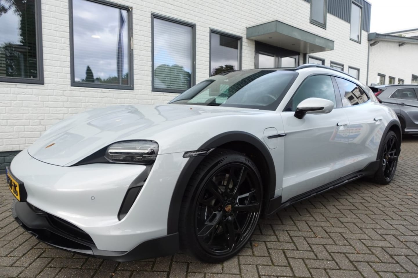 Porsche Taycan Sport Turismo - 4S PERFORMANCE 93 KWH Sport Turismo - AutoWereld.nl