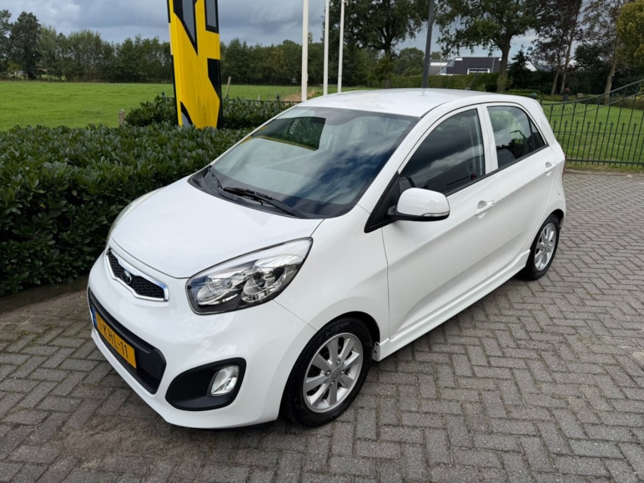 Kia Picanto - 1.2 CVVT ISG Plus Pack Navi / Bluetooth 1e Eigenaar - AutoWereld.nl