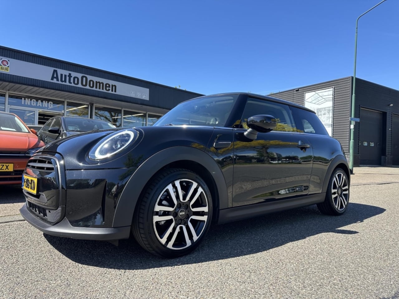 MINI 3-Deurs - Mini (f56) 1.5 102pk One Bussines Edit Airco Sportst Xenon Multi Media Groot - AutoWereld.nl