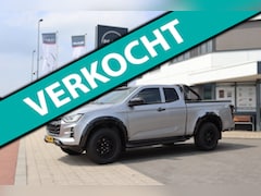 Isuzu D-Max - 1.9 Extended Cab V-Cross Zwart LM met Terrain band 3500 kg Trekhaak Rollbar