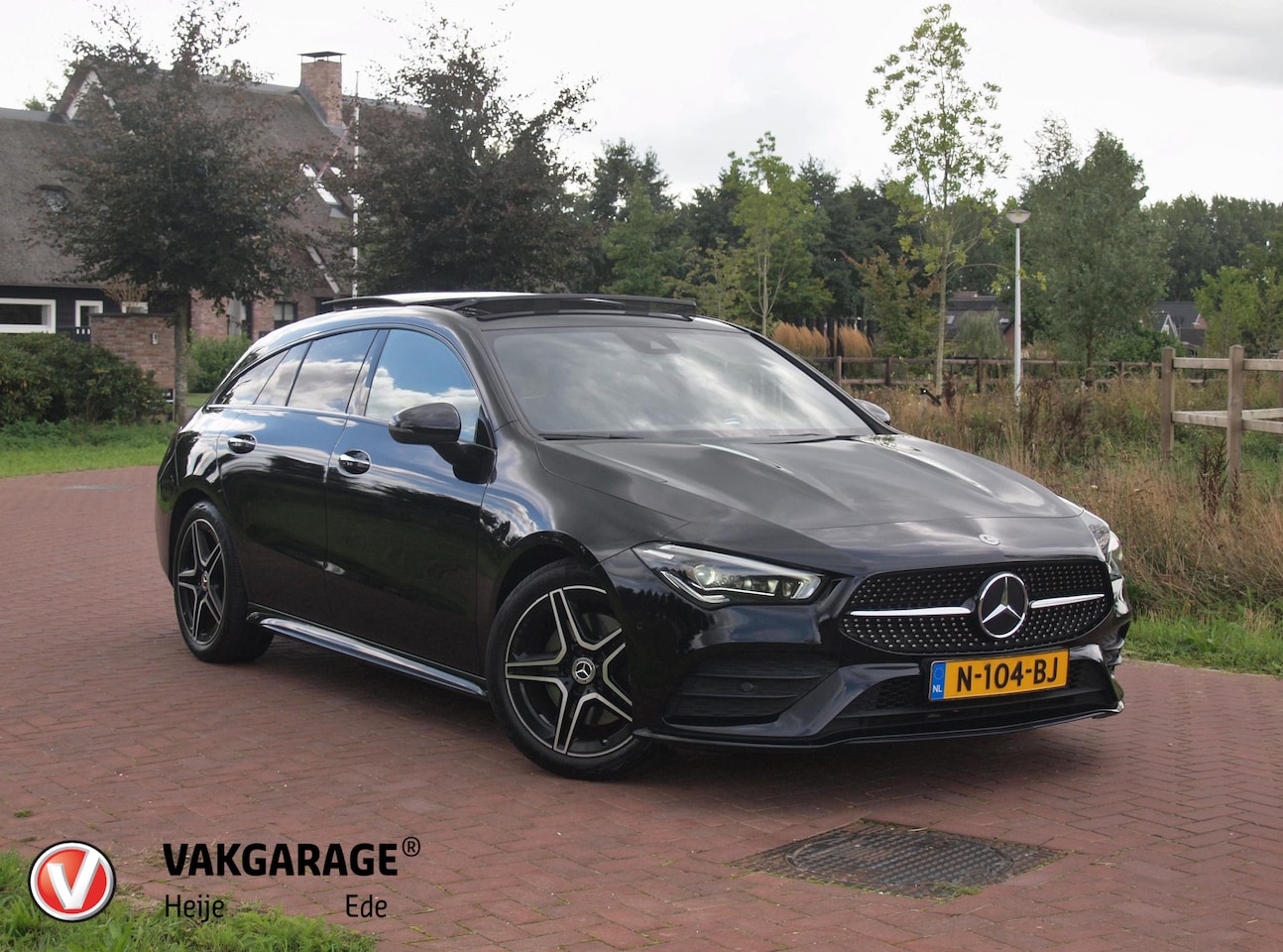Mercedes-Benz CLA-klasse Shooting Brake - 200 Business Solution AMG | Panoramadak | Camera | Sfeerverlichting | Apple Carplay | Burm - AutoWereld.nl