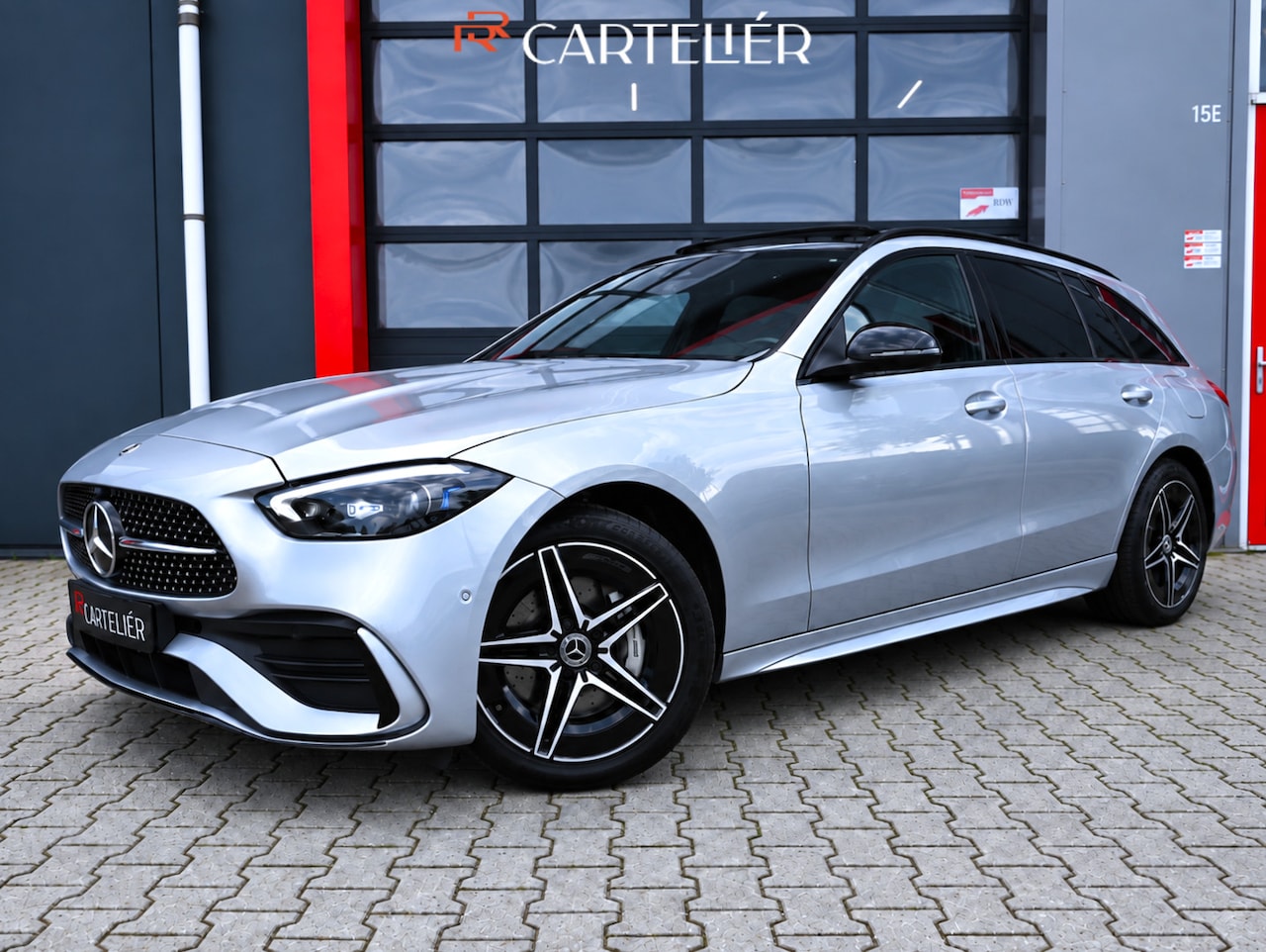 Mercedes-Benz C-klasse Estate - 300 e AMG Line 313PK | Pano | Luchtvering | Air-Balance | MBUX | Burmester | Night Pakket - AutoWereld.nl