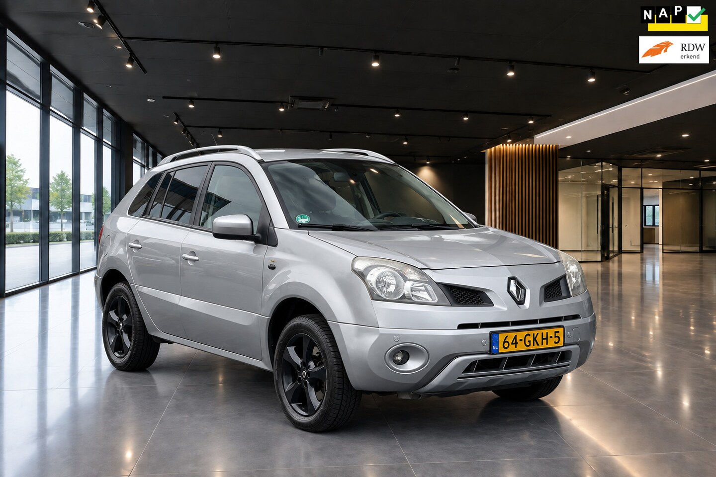 Renault Koleos - 2.5 DYNAMIQUE PACK CARPLAY LMV - AutoWereld.nl