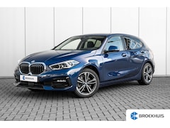 BMW 1-serie - 118i Automaat | Camera | Stoelverwarming l Cruise control | Navigatie | 17" LMV l Digital