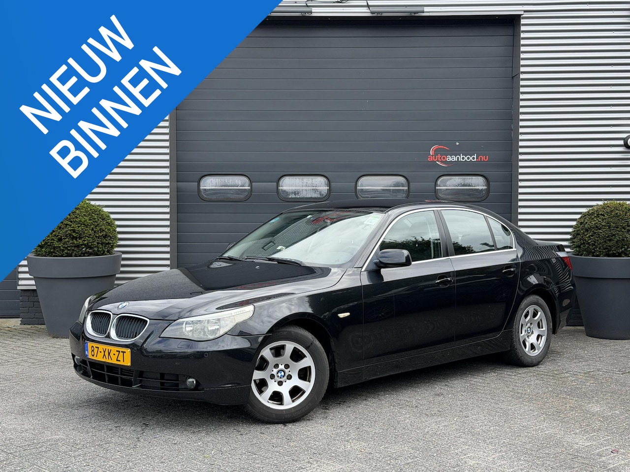 BMW 5-serie - 520d Business Line | Navigatie | Parkeersensoren | Lichtmetalen Velgen | Trekhaak | - AutoWereld.nl