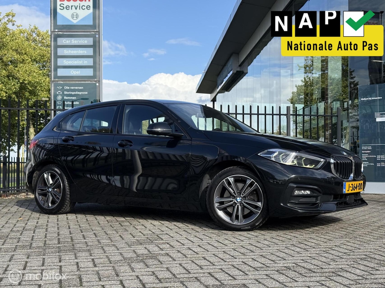 BMW 1-serie - 118i EDE Corporate Lease M Sport | Leer |Carplay - AutoWereld.nl