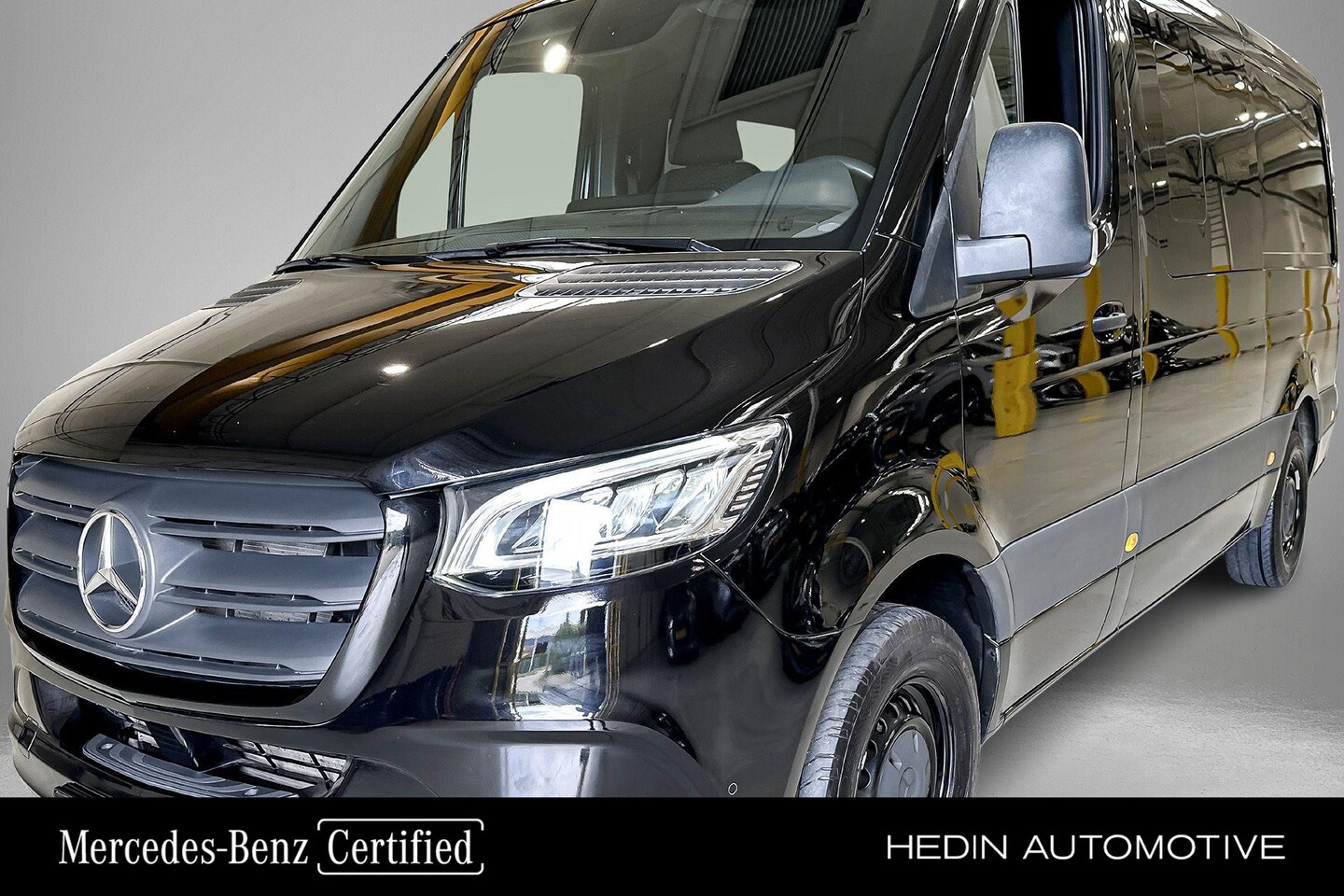 Mercedes-Benz Sprinter - 317 Diesel L2/H1 Automaat RWD Dubbel Cabine | Parkpilot | Zijwindassistent | Airco | Camer - AutoWereld.nl
