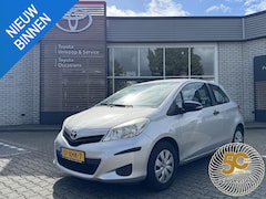 Toyota Yaris - 1.3 VVT-i COMFORT NL-AUTO DEALER-OND PARK-SENSOREN RADIO/CD SPELER TREKHAAK 6-VERS