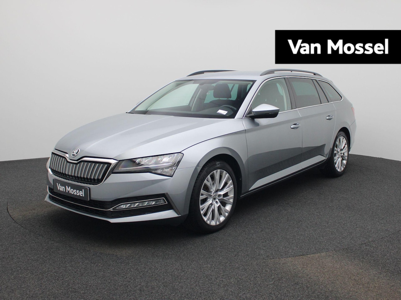 Skoda Superb Combi - 1.4 TSI iV Sportline Business PHEV | NAVIGATIE | CAMERA | CRUISE CONTROL | PARKEERSENSOREN - AutoWereld.nl