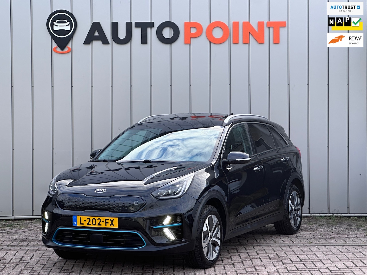 Kia e-Niro - ExecutiveLine 64 kWh PANO SOH 100% FASE 3 WARMTEPOMP DEALER OND - AutoWereld.nl