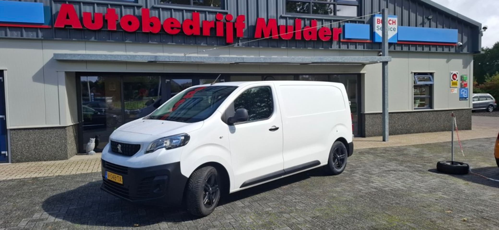 Peugeot Expert - 226S 1.6 BlueHDI 95 Premium/ airco/ trekhaak/lm velgen/ betimmering/PDC/ cruise - AutoWereld.nl