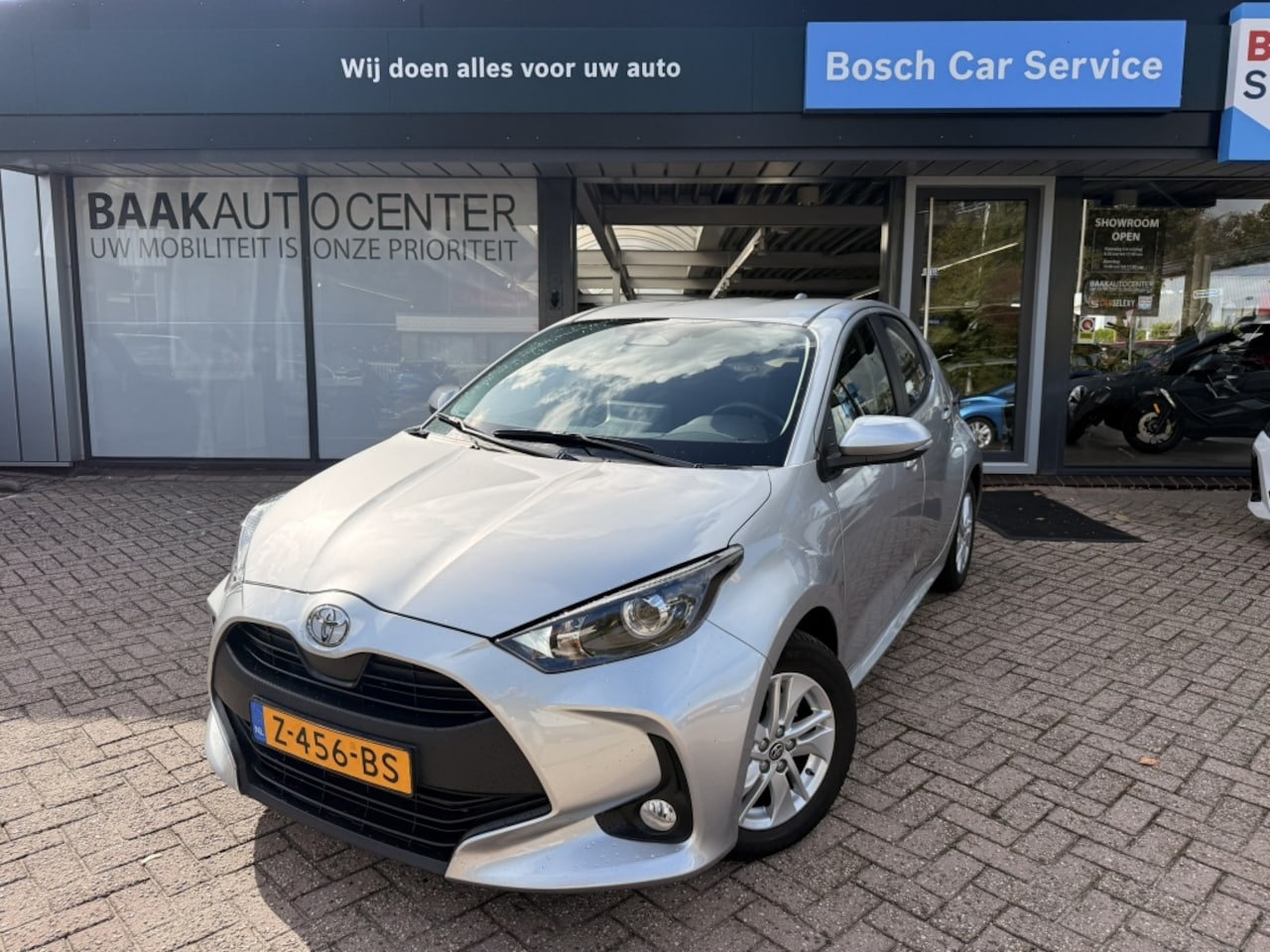 Toyota Yaris - 1.5 Hybrid Active | Climate | Camera | Carplay - AutoWereld.nl