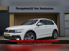 Volkswagen Tiguan - 2.0 TSI 180pk DSG 4Motion 2x R-Line Virtual Cockpit Trekhaak 19inch LM ACC *NL Auto* 2200k