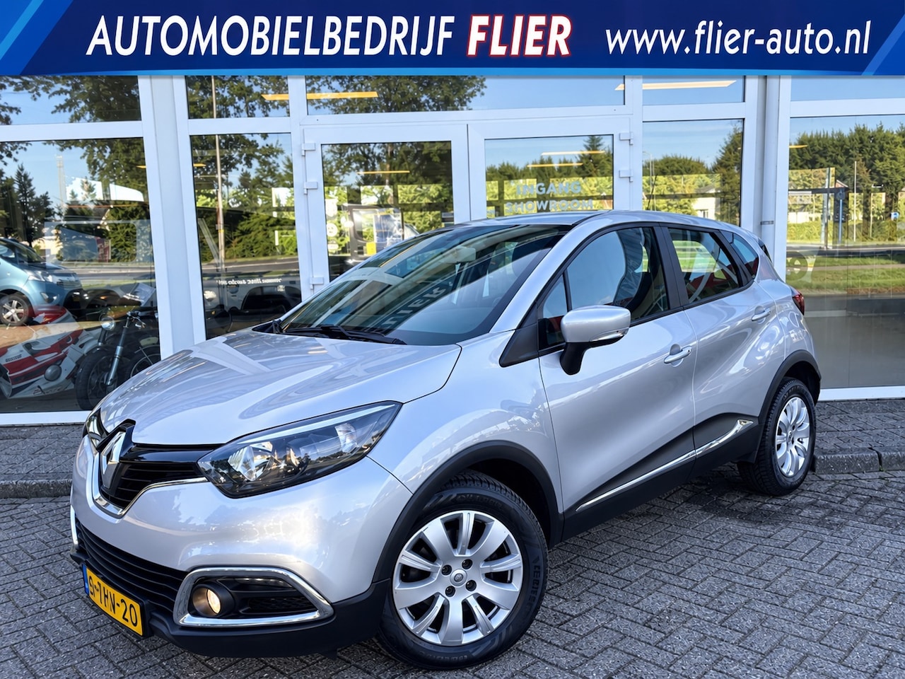 Renault Captur - 1.2 120PK TCe Expression | Trekhaak | PDC | Navi | Orig. NL | NAP | - AutoWereld.nl