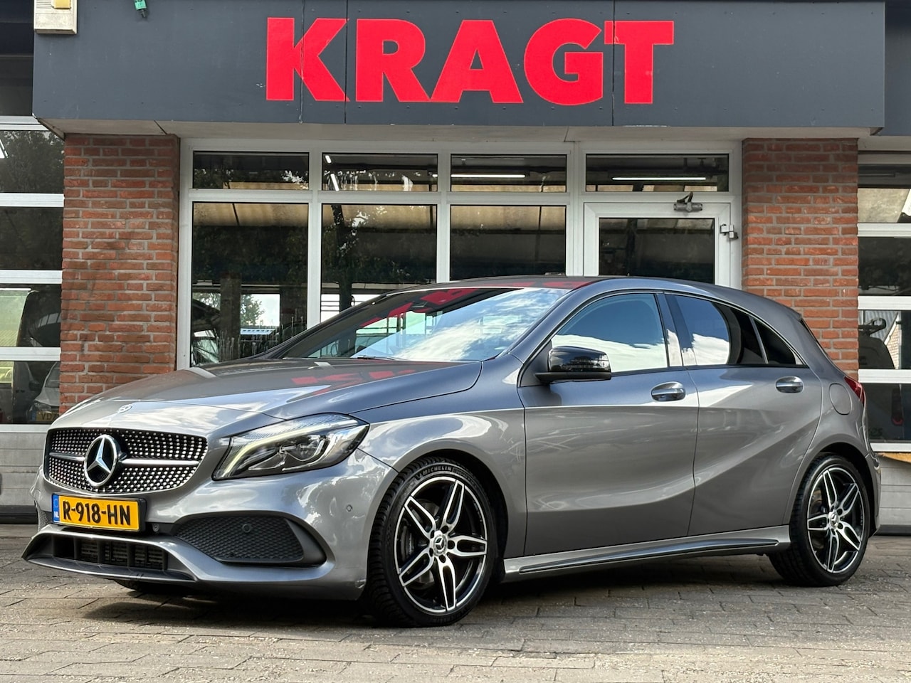 Mercedes-Benz A-klasse - Business Solution AMG 180 122 pk - AUTOMAAT - Xenon - zeer compleet! - AutoWereld.nl