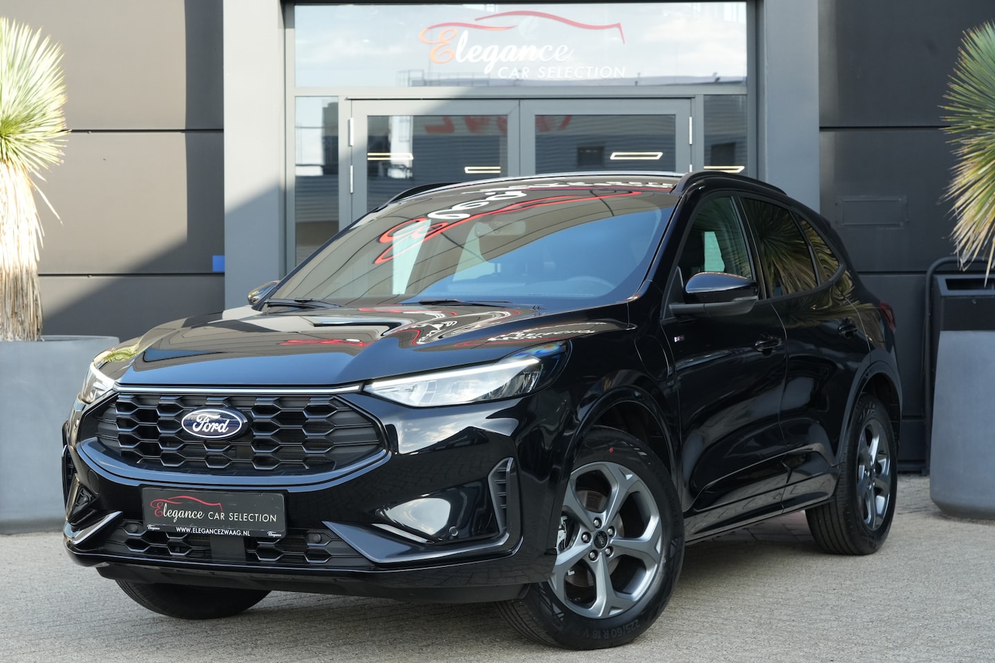 Ford Kuga - 2.5 PHEV ST-Line | 243PK | 2100KG | Winterpakket | ACC | Camera | Kortom: een zeer complet - AutoWereld.nl