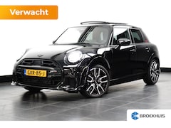 MINI 5-Deurs - 2.0 Cooper S John Cooper Works XL 204 pk | Achteruitrijcamera | Panoramadak | Apple Carpla