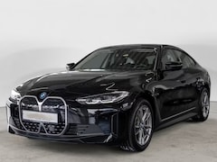 BMW i4 - eDrive40 84 kWh (250kW/340pk) * LED, HALF-LEDER, SHADOW-LINE, CAMERA, 17-inch LMV * 1e EIG