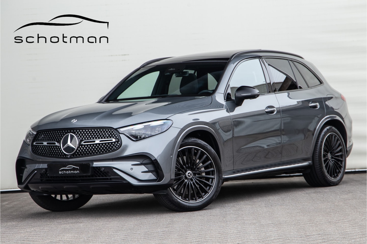 Mercedes-Benz GLC-klasse - 400e 4MATIC AMG Premium+ Pano, Luchtvering, Achterasbesturing, Leder, Burmester - AutoWereld.nl