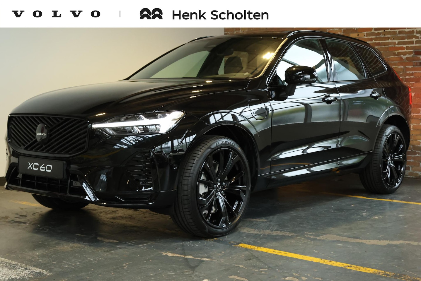 Volvo XC60 - 2.0 T6 Plug-in hybrid AWD Plus Black Edition | Schuif/Kantel-Panoramadak | Head-Up Display - AutoWereld.nl