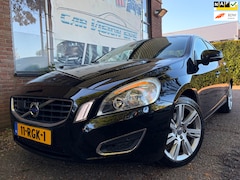 Volvo S60 - 2.0T Momentum|Trekhaak|Automaat|Leder|Pdc|Cruise|