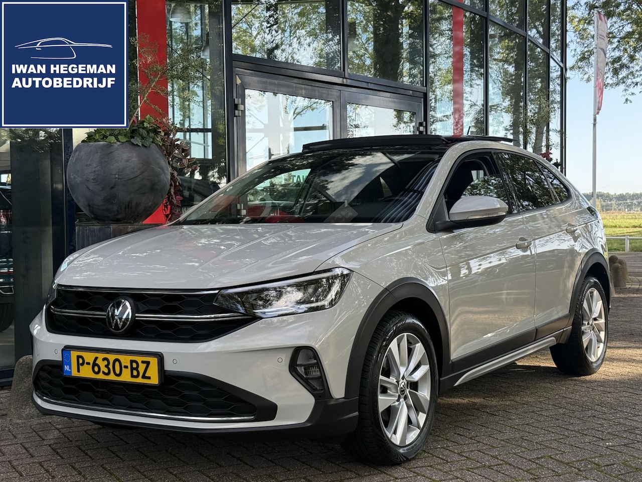 Volkswagen Taigo - 1.0 TSI AUTOMAAT | Panodak | Virtual cockpit| Navi via Smartphone | PDC | ECC | Cruise Con - AutoWereld.nl