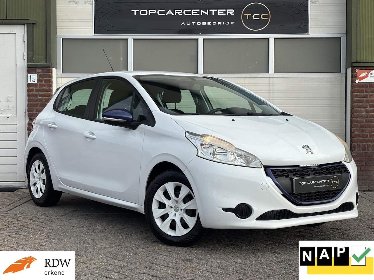 Peugeot 208 - 1.0 VTi LIKE/AIRCO/TREKH/LAGEKM/APK/NAP - AutoWereld.nl