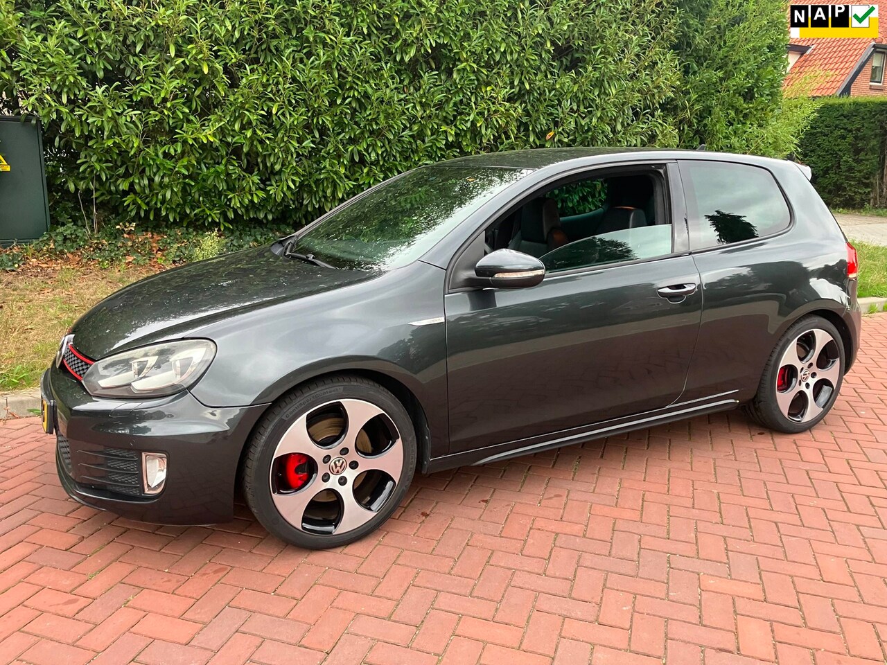 Volkswagen Golf - 2.0 GTI 1ste eigenaar nette auto met leer en 18 inch onverprutst - AutoWereld.nl