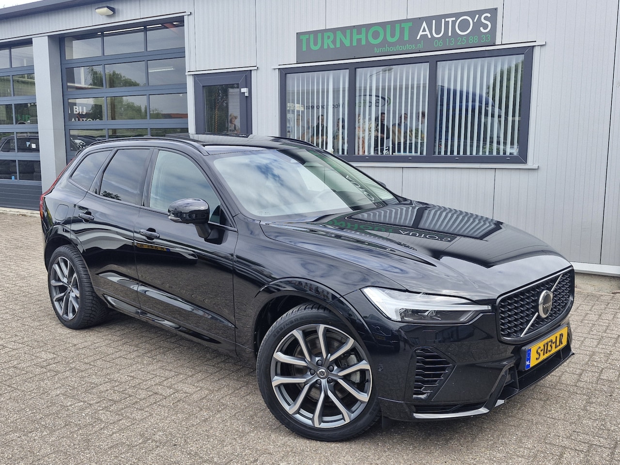 Volvo XC60 - T8 Plug-in AWD Ultimate Dark LUCHTVERING | MASSAGE | 360 | etc. FULL OPTION! Long range ( - AutoWereld.nl