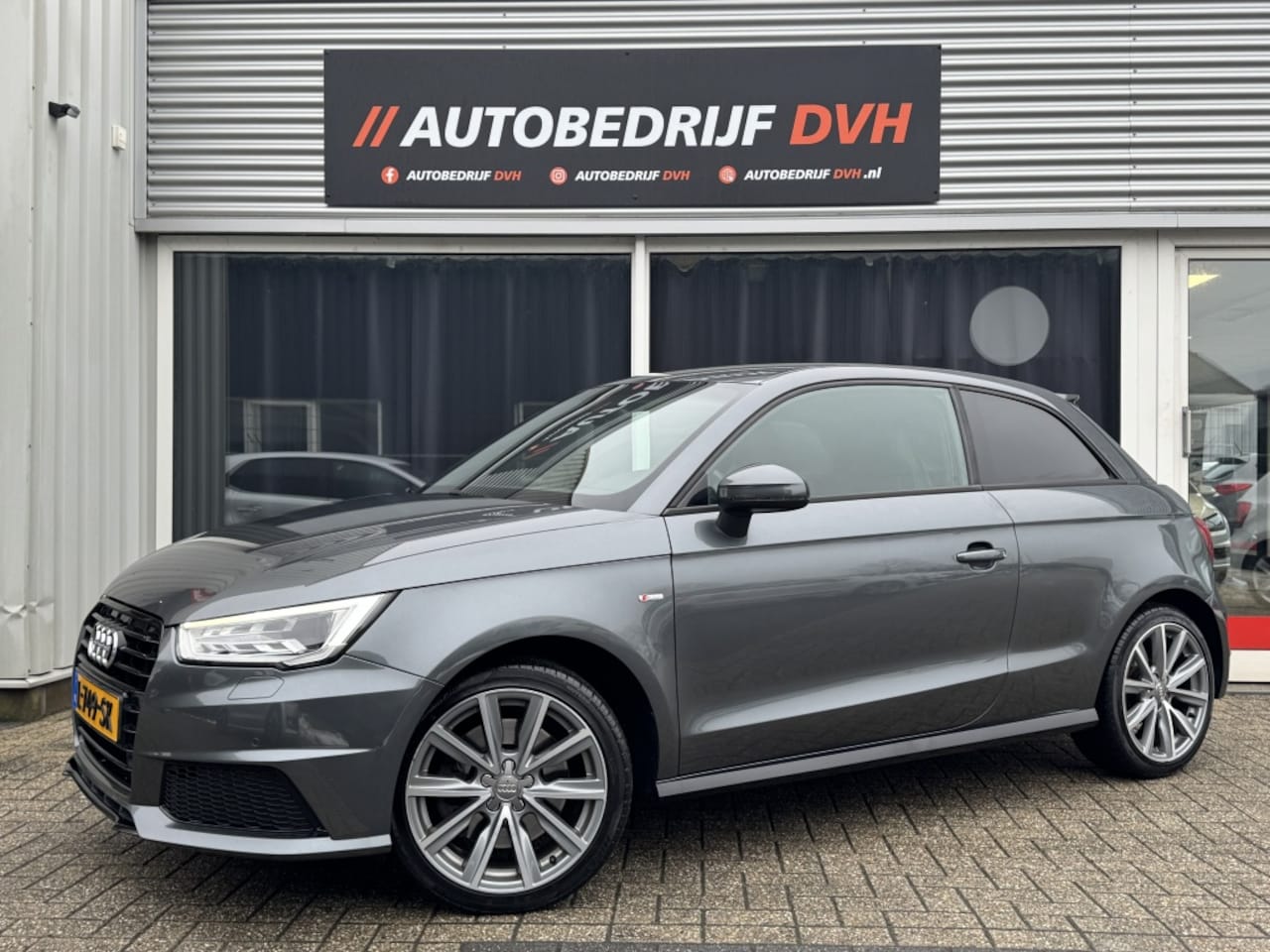Audi A1 - 1.8 TFSI S-LINE / Automaat / Schaalstoelen / Stoelverw. | - AutoWereld.nl