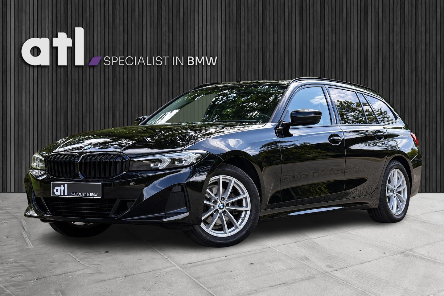 BMW 3-serie Touring - 318d 1e Eigenaar | Origineel NL | Dealeronderhouden | Sportstoelen | Leder | Alarm kl.3 | - AutoWereld.nl