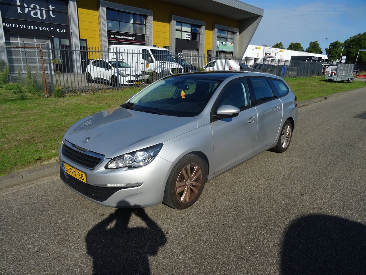 Peugeot 308 SW - 1.2 e-THP Active 1.2 e-THP Active - AutoWereld.nl