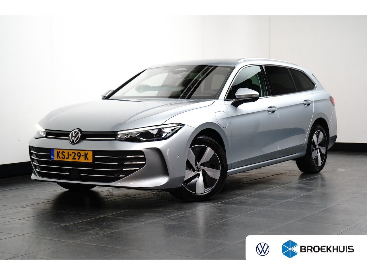 Volkswagen Passat Variant - 1.5 eHybrid Business SOH 100% | Ergonomische voorstoel(en) | Rondomzicht camera | Stoel ve - AutoWereld.nl