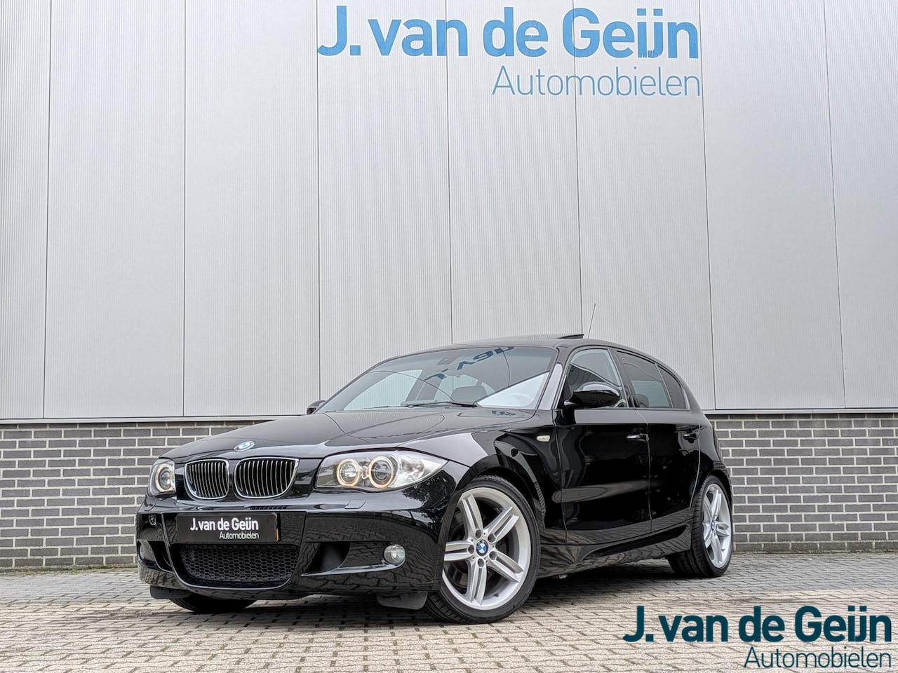 BMW 1-serie - 130i Cup | M-Pakket | Schuifdak | Unieke kmstand! | Handgeschakeld - AutoWereld.nl